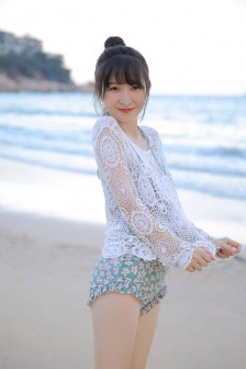 女士不遮阴小内搭走秀